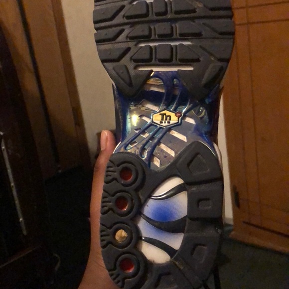 Nike shoes - Picture 2 of 5